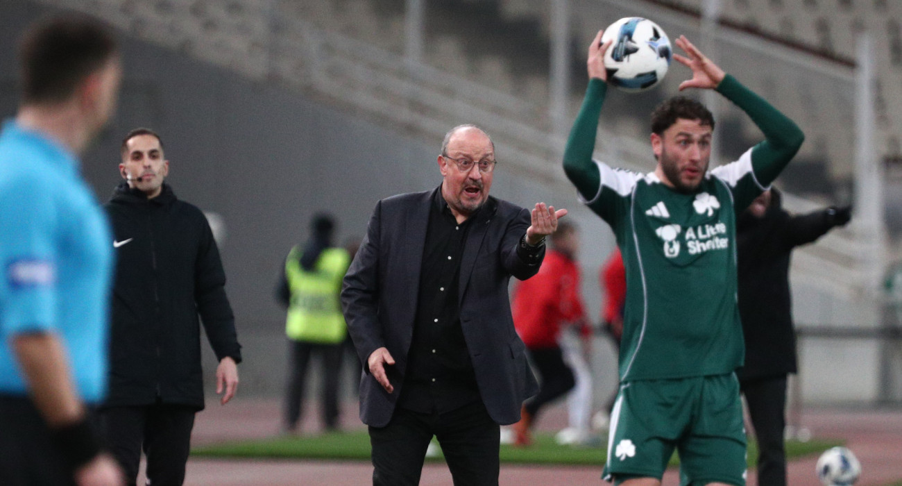 Ο Ράφα Μπενίτεθ με τον Ντάβιντε Καλάμπρια / Πηγή: Eurokinissi