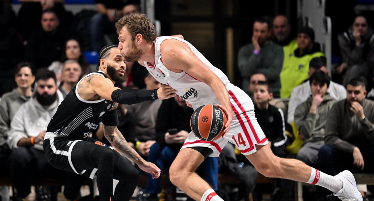 Ο Σάσα Βεζένκοφ ήταν ασταμάτητα ορμητικός στο πρώτο ημίχρονο στο Βελιγράδι / Πηγή: Eurokinissi