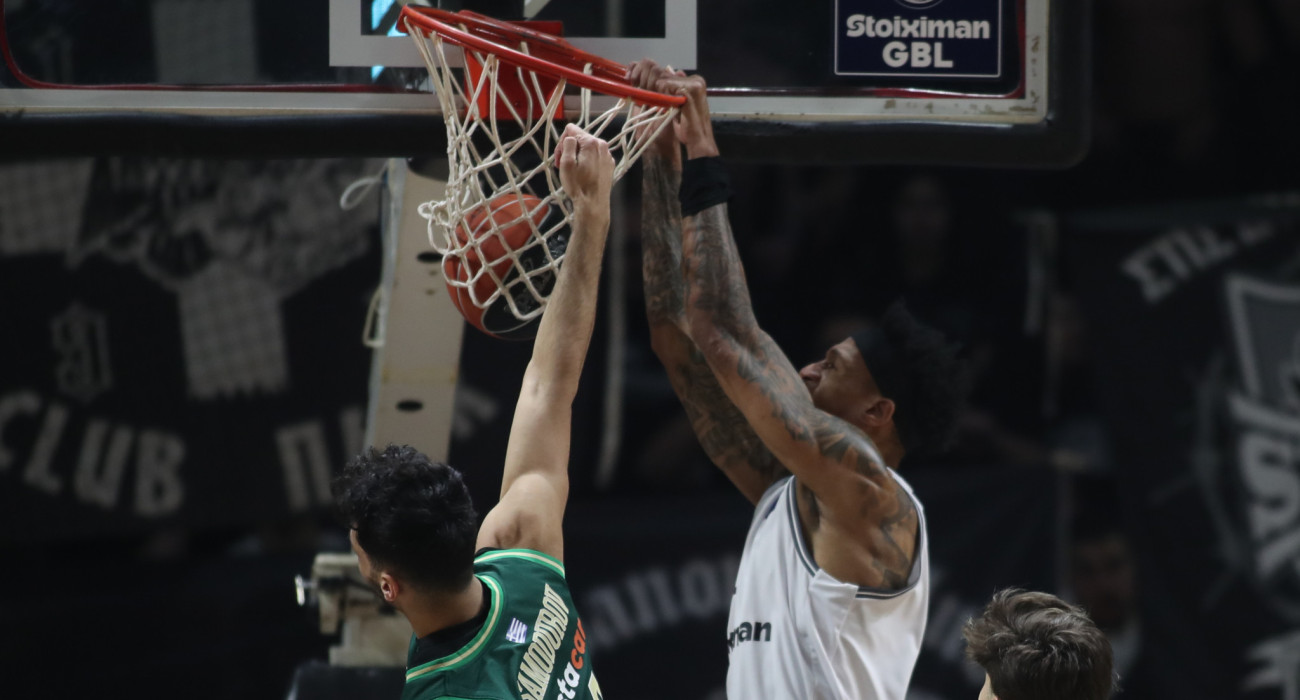 Το poster κάρφωμα του Μέλβιν στον Σαμοντούροφ (video)