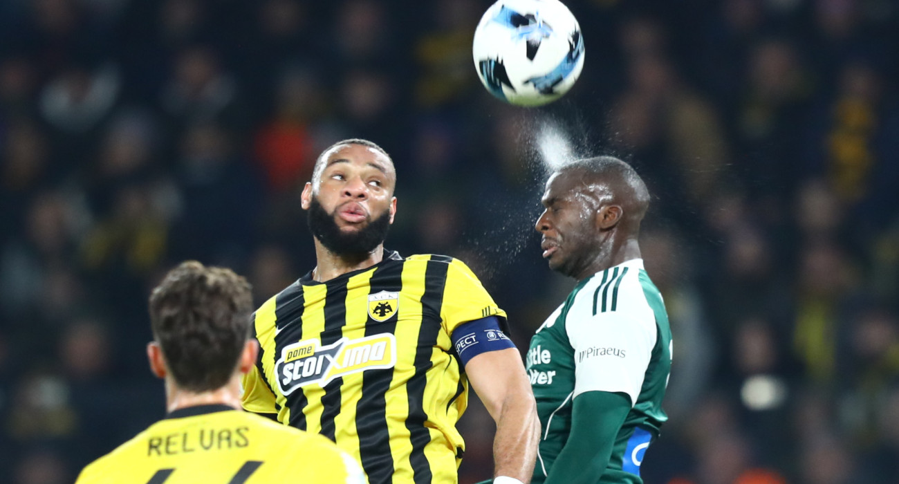 Ο Άρολντ Μουκουντί με τον Ανδρέα Τεττέη / Πηγή: Eurokinissi