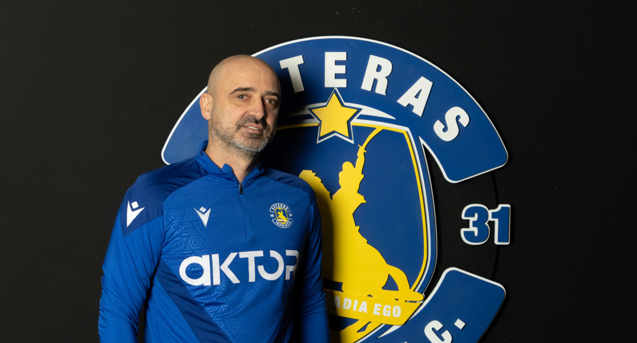 Ο Μίλαν Ράσταβατς στον πάγκο του Αστέρα AKTOR / Πηγή: asterastripolis.gr