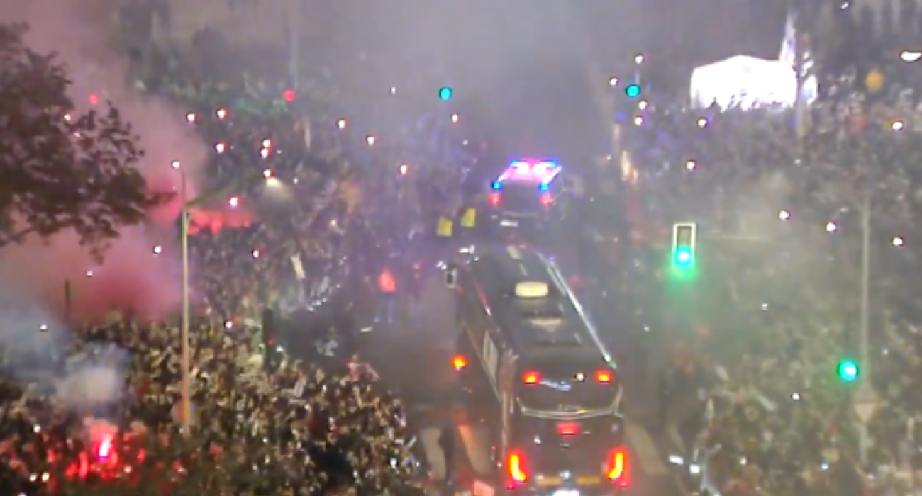 Χαμός στην υποδοχή της Αλμπαθέτε / Screenshot