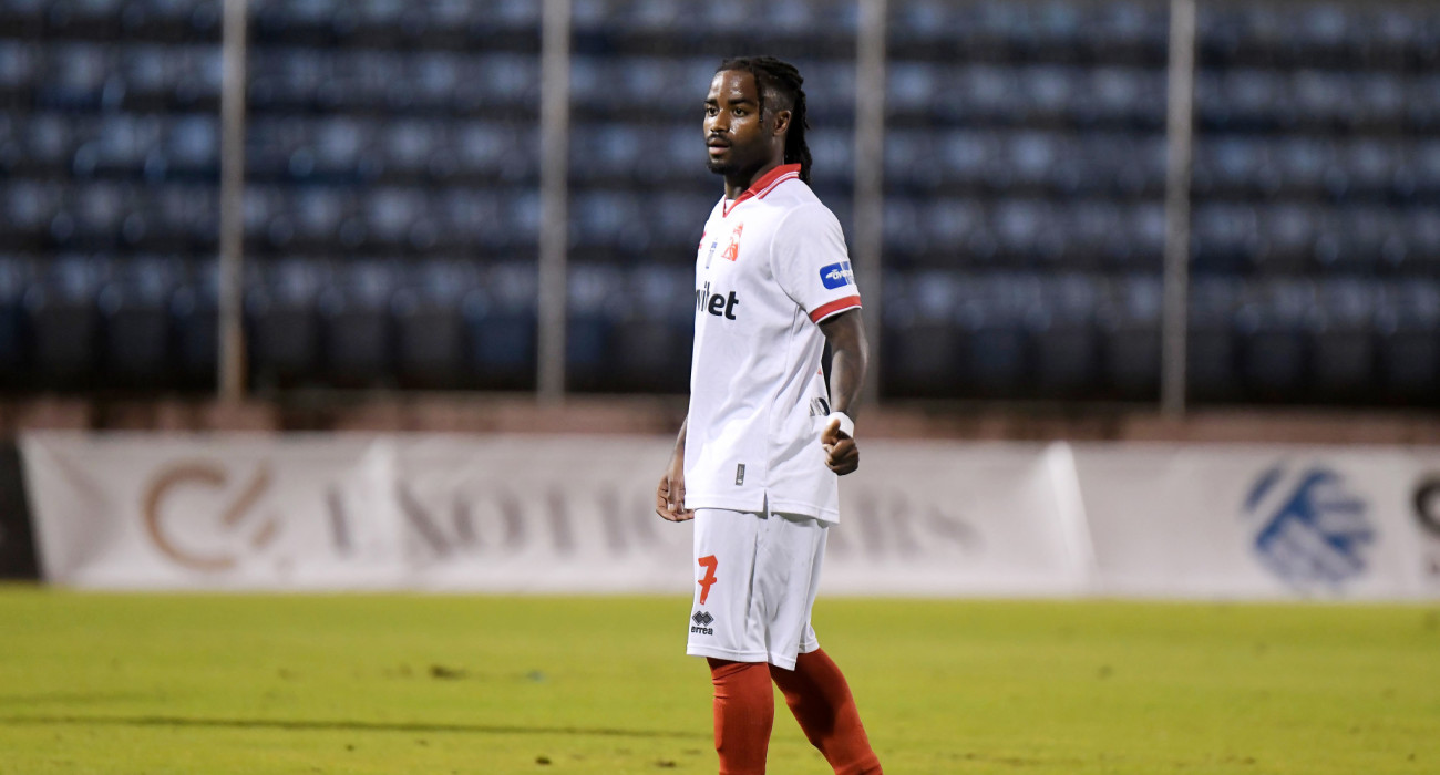 Ο Τσε Νούνελι με τη φανέλα του Πανσερραϊκού / Πηγή: Intime