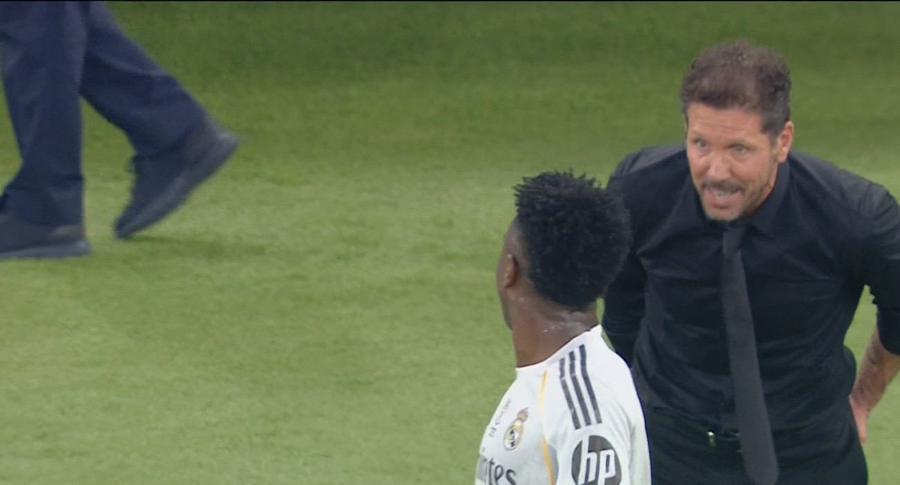 Ο Ντιέγκο Σιμεόνε με τον Βινίσιους / Screenshot