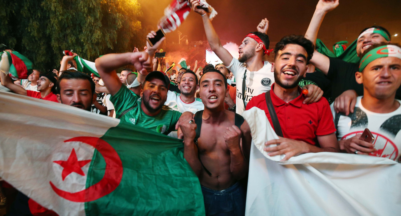 Αλγερινοί πανηγυρίσουν τη δεύτερη και τελευταια κατάκτησή του AFCON το 2019  -της πρώτης μετά το 1990 / Πηγή: Billal Bensalem / NurPhoto via Getty Images