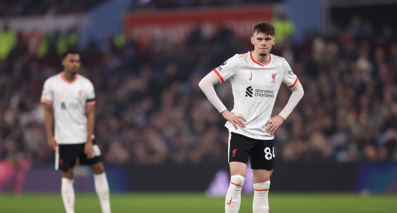 Ο Κόνορ Μπράνλτεϊ με τη φανέλα της Λίβερπουλ /Πηγή: Cameron Smith - Danehouse/Getty Images