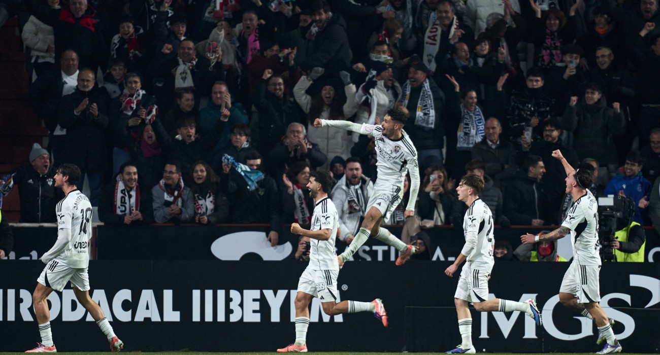 Οι παίκτες της Αλμπαθέτε πανηγυρίζουν / Πηγή: Getty Images