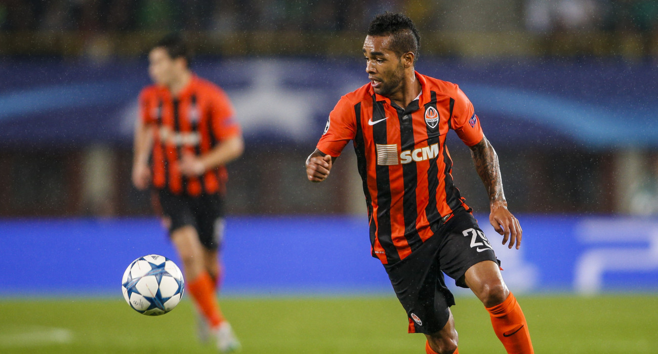 Ο Άλεξ Τεϊσέιρα με τη φανέλα της Σαχτάρ Ντόνετσκ / Πηγή: Photo by Christian Hofer/Getty Images