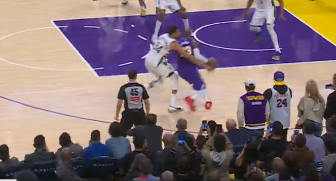 Ο Γιάννης Αντετοκούνμπο έκλεψε την μπάλα από τον ΛεΜπρόν Τζέιμς/printscreen