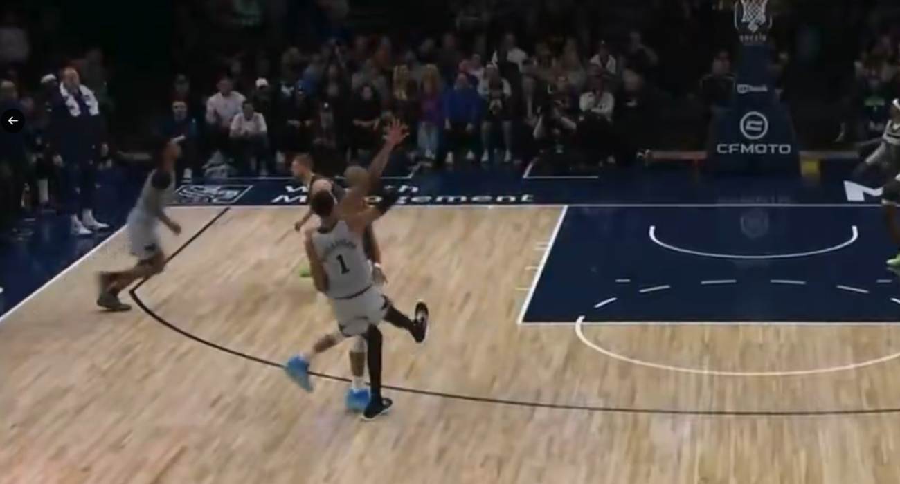 Ο Γκομπέρ δεν άφησε τον Γουεμπανιαμά να «προσγειωθεί» ομαλά κι αποβλήθηκε (video)