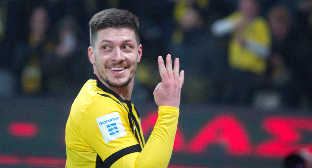 Ο Λούκα Γιόβιτς πανηγυρίζει στο ντέρμπι της ΑΕΚ με τον Παναθηναϊκό / Πηγή: Intime