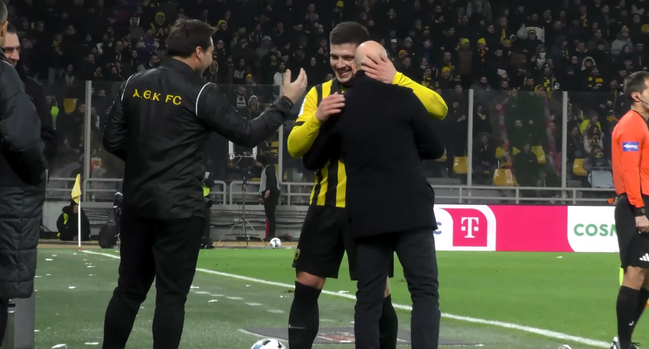 Ο Λούκα Γιόβιτς κατά την αλλαγή του / Screenshot