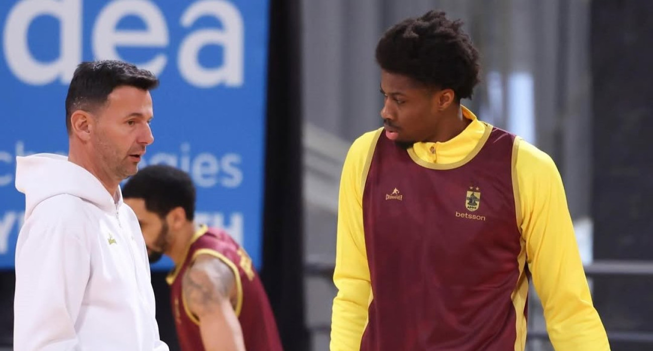 Ο Κώστας Αντετοκούνμπο στην πρώτη προπόνησή του με τον Άρη/arisbc