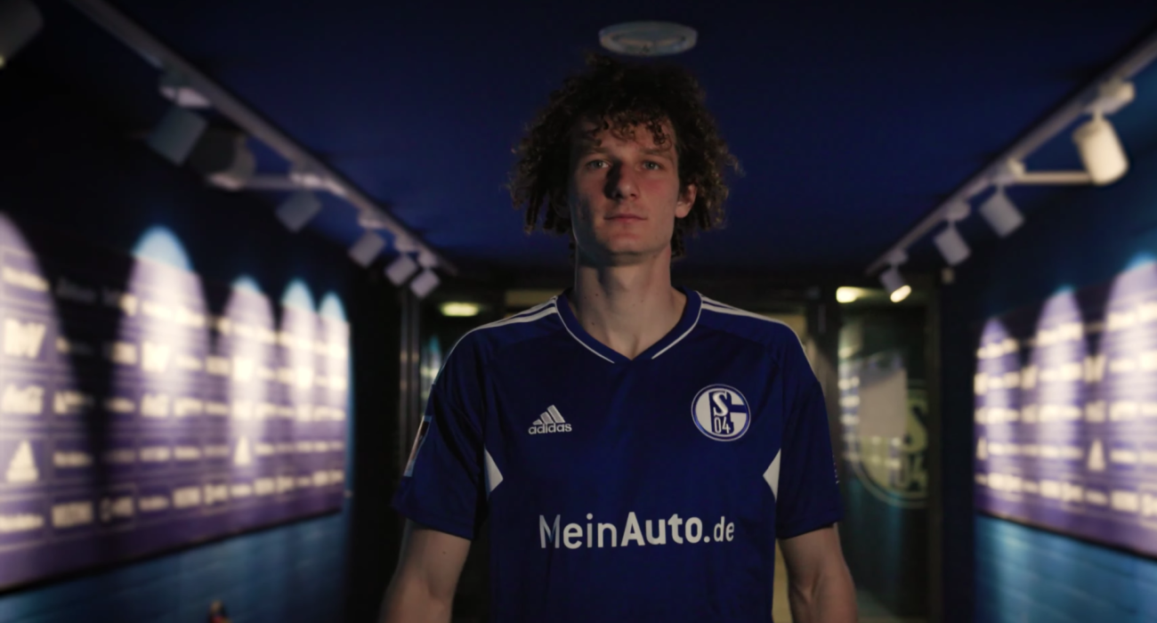 Ο Άλεξ Κραλ / Screenshot