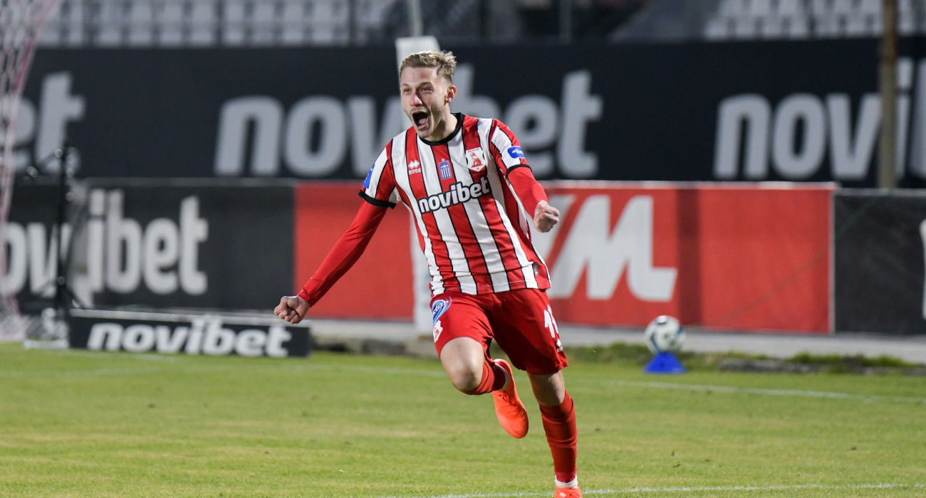 Ο Αλέξανδρος Μασκανάκης πανηγυρίζει το γκολ του Πανσερραϊκού / Πηγή: Eurokinissi