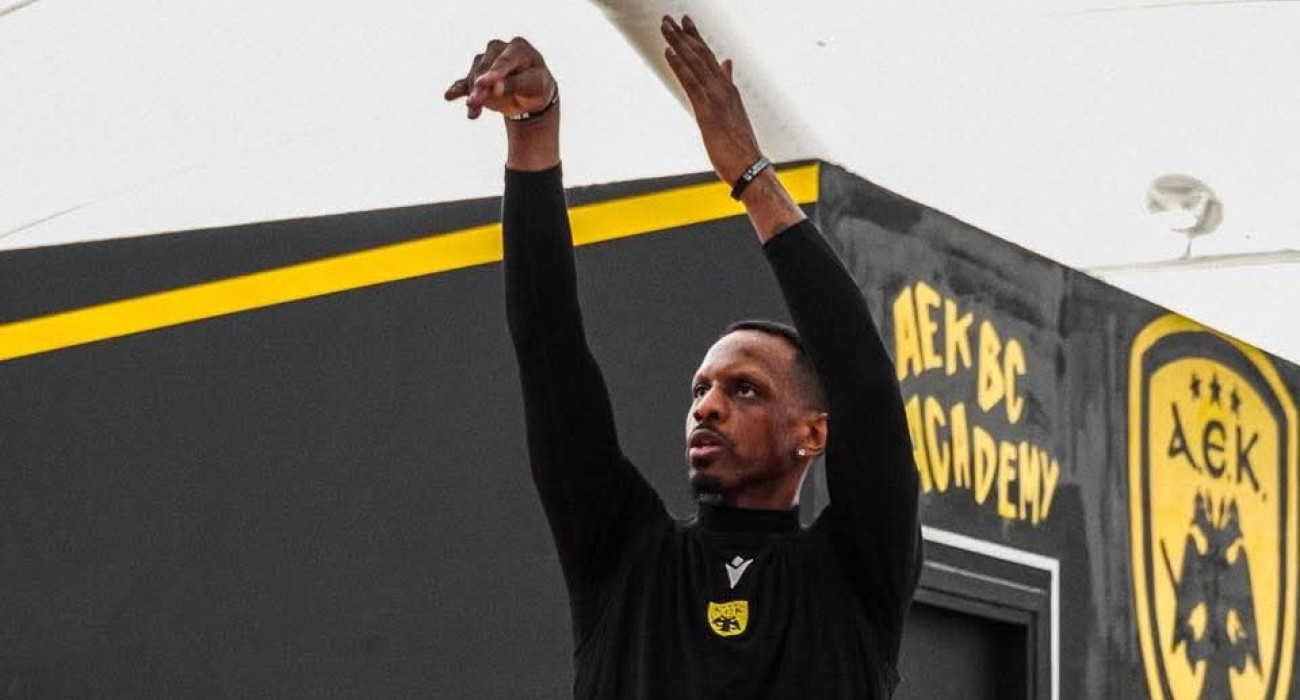 Ο Τζέιμς Νάναλι προπονείται με την ΑΕΚ