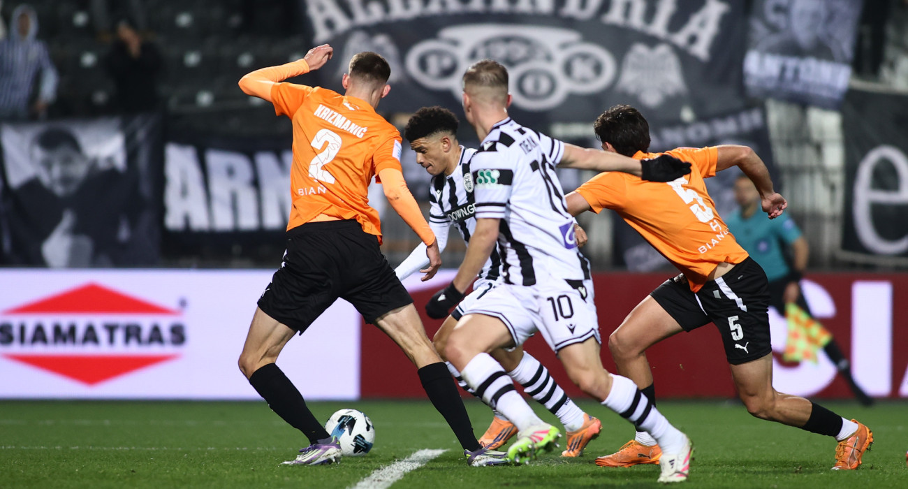 Η στιγμή που ο Τάισον είναι έτοιμος να πλασάρει / Πηγή: Eurokinissi