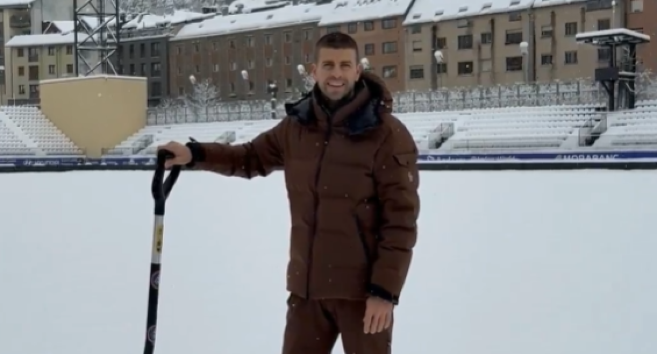 Ο Ζεράρ Πικέ πήρε το φτυάρι του και βγήκε στα χιόνια / Screenshot