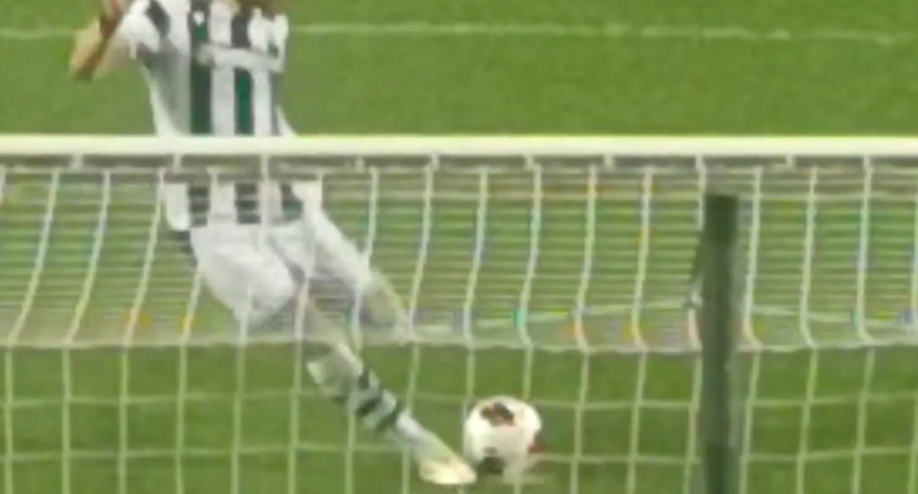 Η εκτέλεση πέναλτι του Γιάννη Μιχαηλίδη / Screenshot