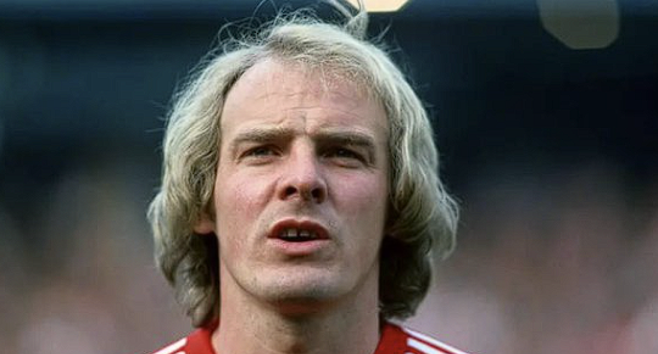 O Τέρι Γιόραθ / Screenshot (FAWales)