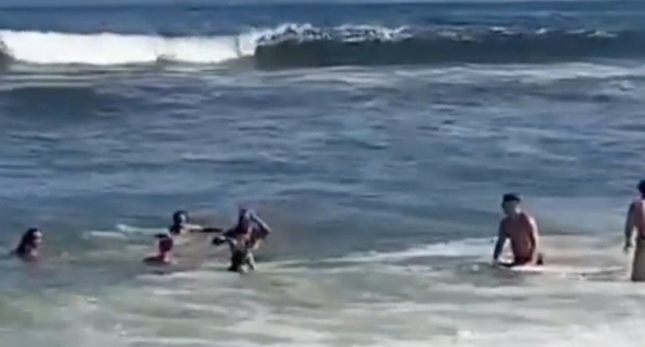 Ο Μαρτίν Ντεμικέλις με την οικογένειά του / Screenshot