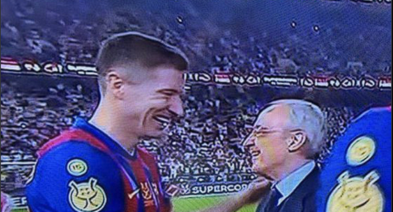 Ο Ρόμπερτ Λεβαντόφσκι με τον Φλορεντίνο Πέρεθ / Screenshot