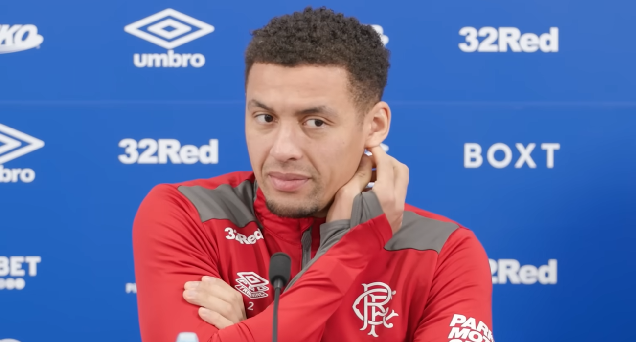 Ο Τζέιμς Ταβερνιέ / Screenshot