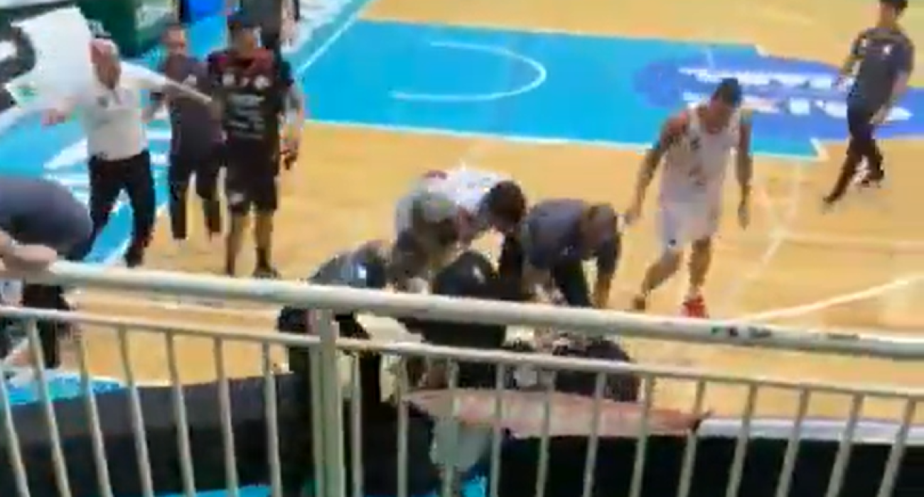 Στιγμιότυπο από το απίθανο σκηνικό / PrintScreen