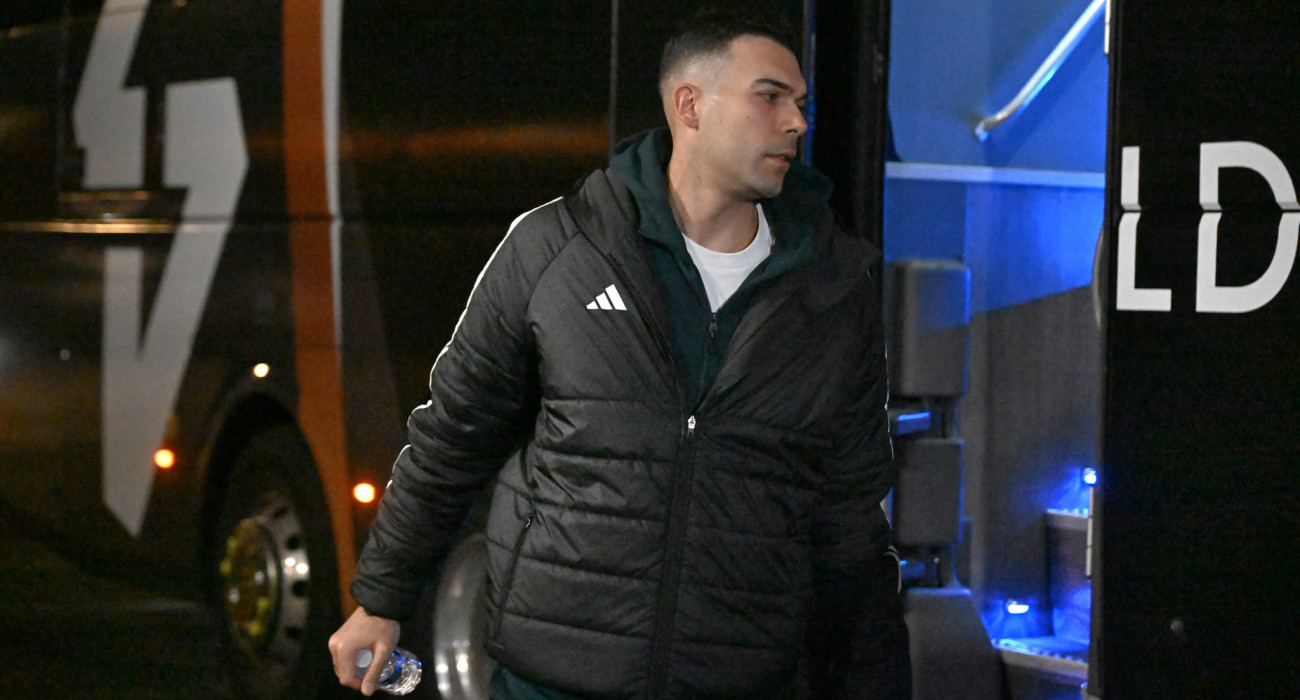 Ο Κώστας Σλούκας στην άφιξη του Παναθηναϊκού για το παιχνίδι με τη Βιλερμπάν, Πηγή: Vaggelis Stolis