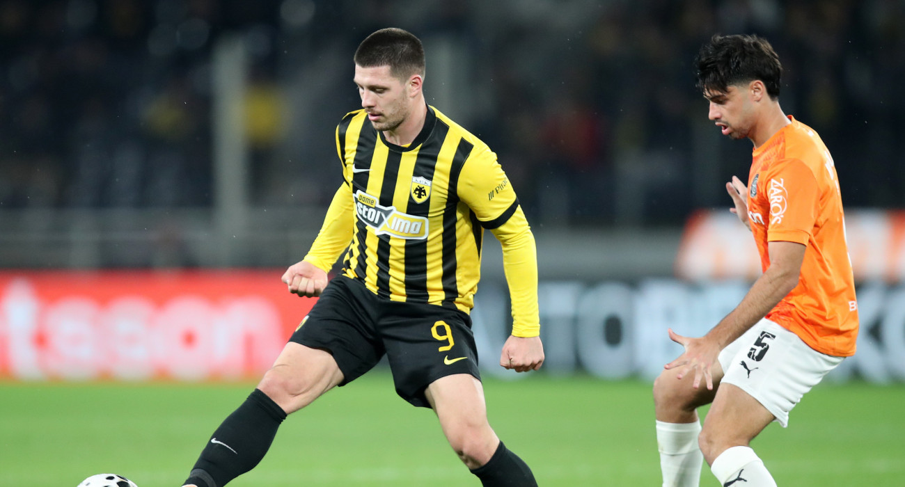 Ο Λούκα Γιόβιτς σε αγώνα της ΑΕΚ / Πηγή: Intime