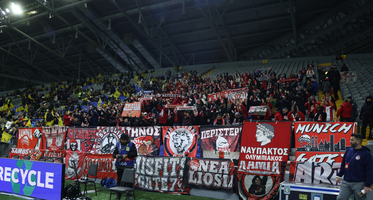 Η κερκίδα του Ολυμπιακού στο Καζακστάν / Πηγή: ΙΝΤΙΜΕ
