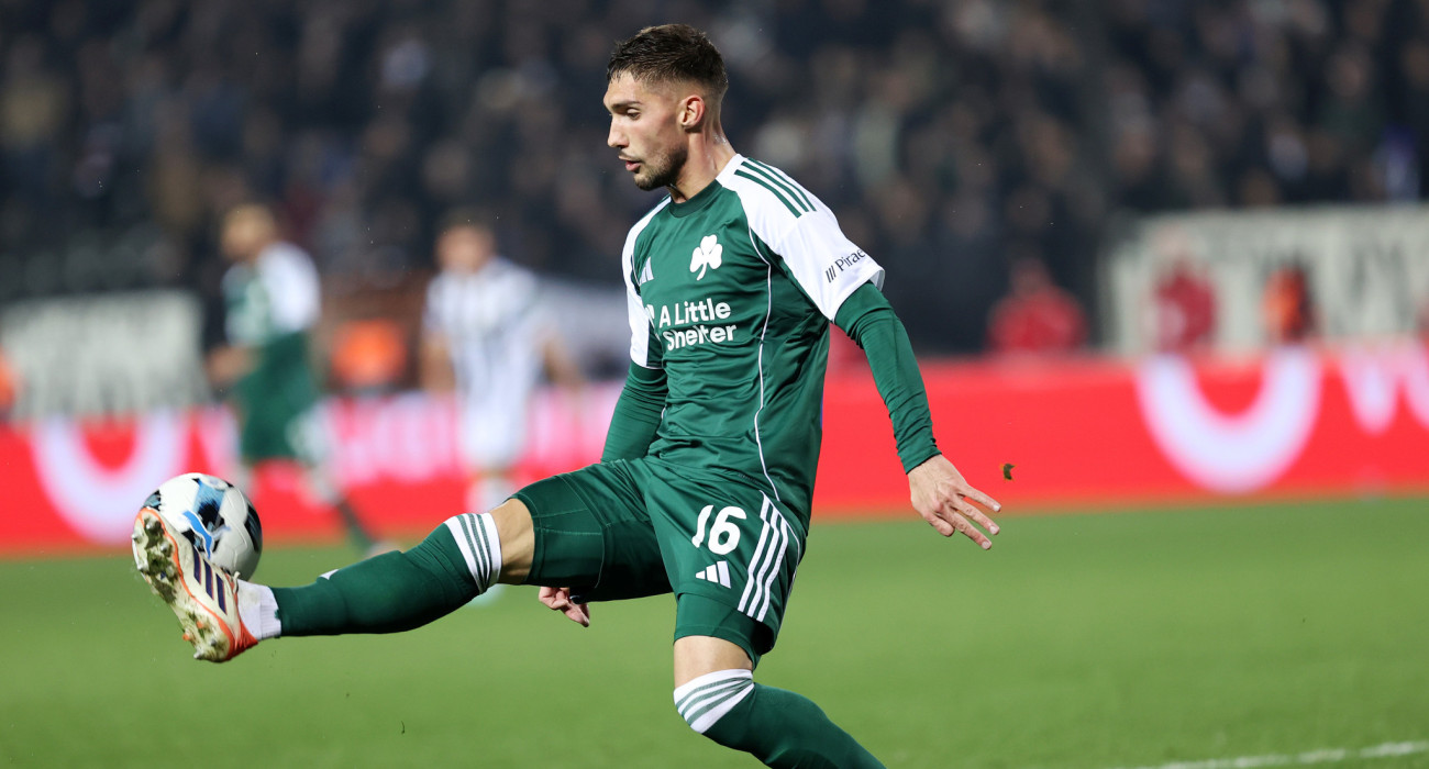 Ο Άνταμ Τσέριν με τη φανέλα του Παναθηναϊκού / Πηγή: InTime