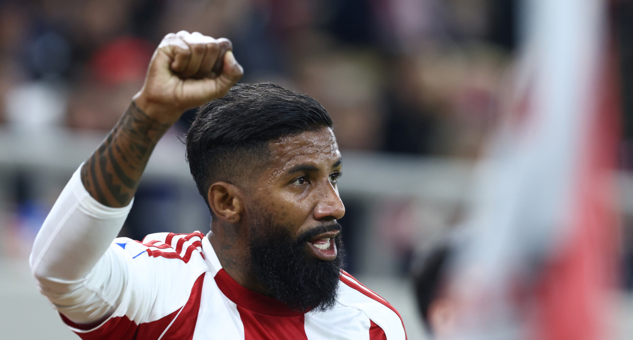 Ο Ροντινέι με τη φανέλα του Ολυμπιακού / Πηγή: Intime