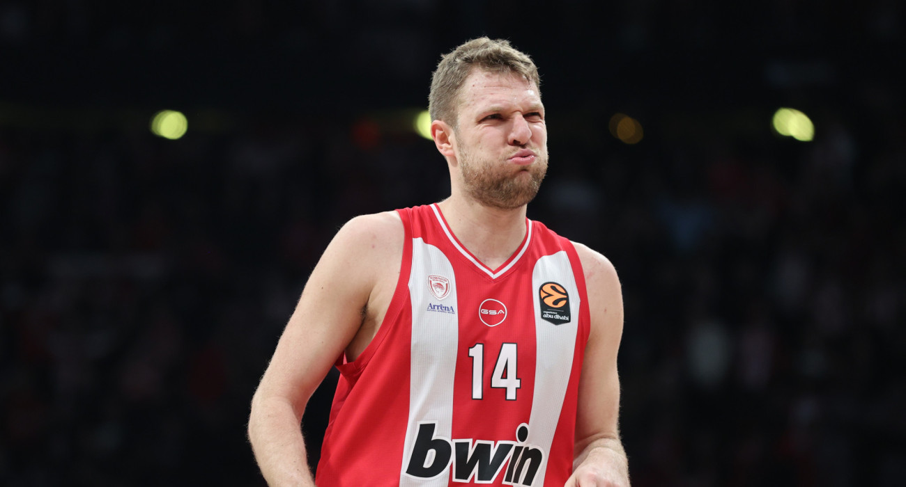 Ο Σάσα Βεζένκοφ πανηγυρίζει το τρίποντό του, Πηγή: Intime