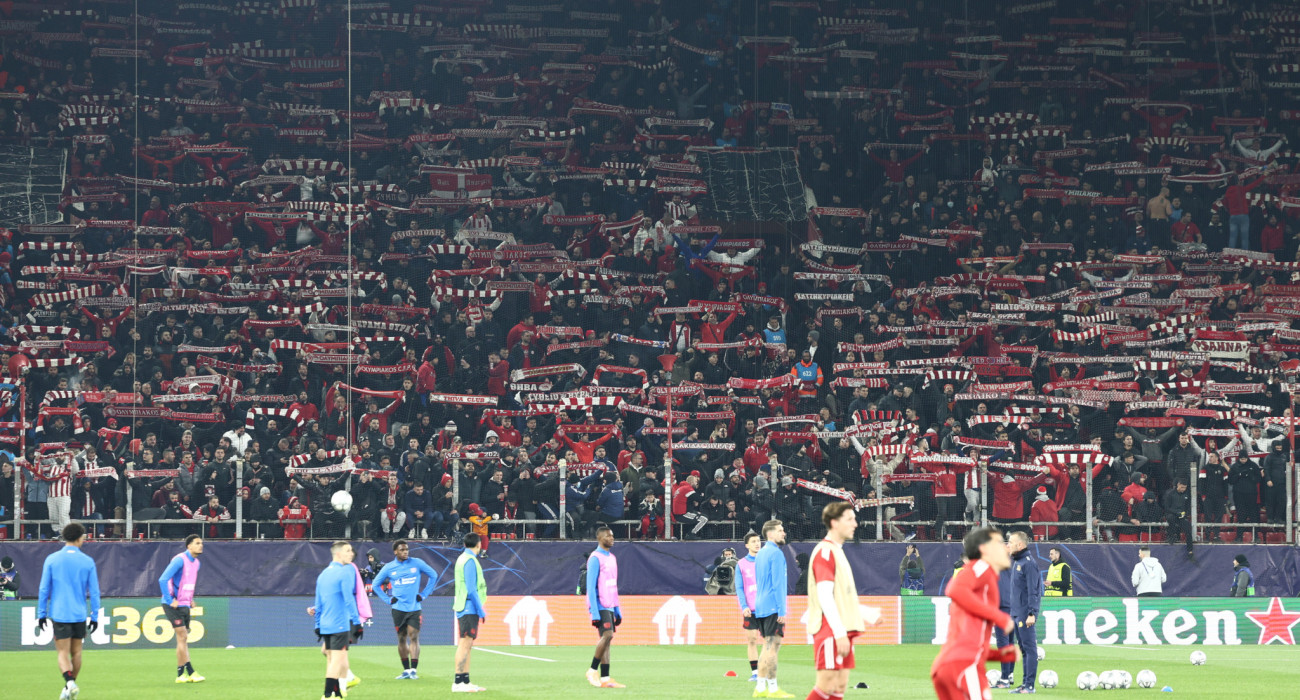 Ο κόσμος του Ολυμπιακού / Πηγή: Intime