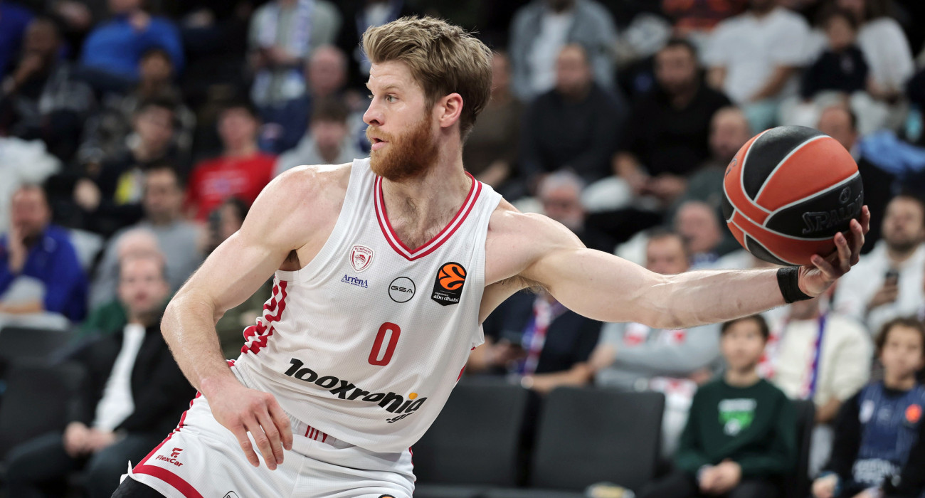 Ο Τόμας Γουόκαπ με την φανέλα του Ολυμπιακού /πηγή: intime