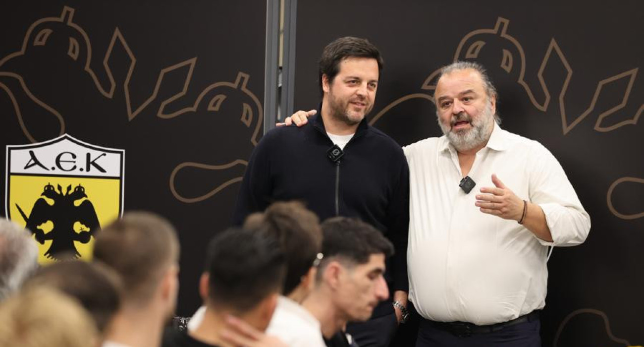 Μάριος Ηλιόπουλος και Χαβιέρ Ριμπάλτα στην κοπή πίτας της ΑΕΚ / Πηγή: Intime