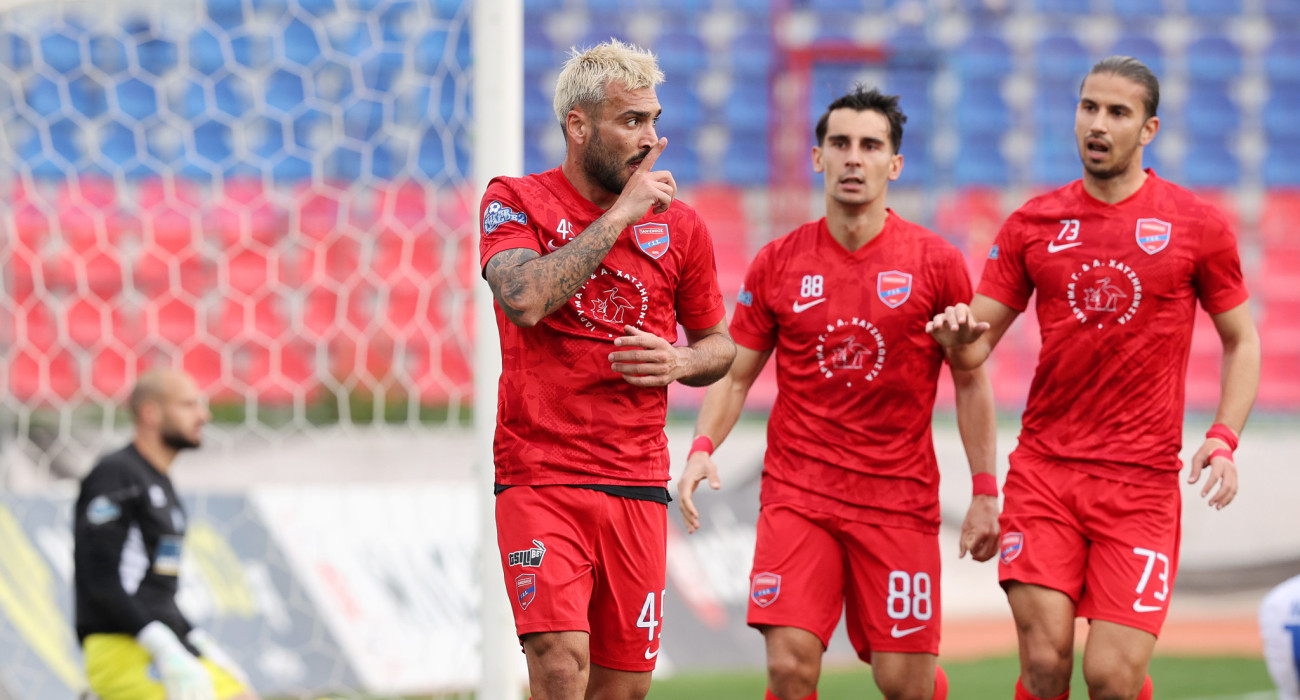 Ο Μωραΐτης πανηγυρίζει το γκολ του με τη φανέλα του Πανιωνίου / Πηγή: InTime