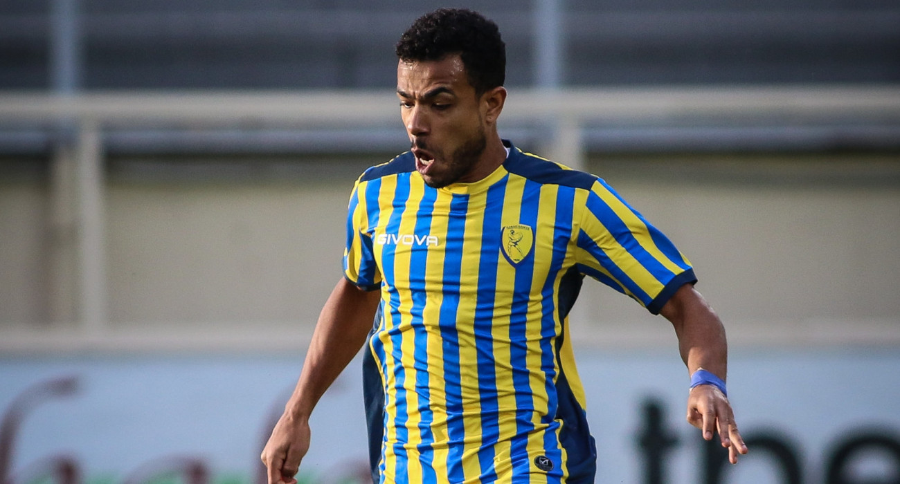 Ο Φάρλει Ρόσα με τη φανέλα του Παναιτωλικού / Πηγή: Eurokinissi