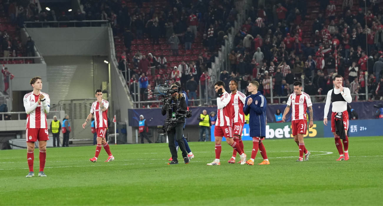 Οι παίκτες του Ολυμπιακού μετά το παιχνίδι με τη Λεβερκούζεν, Πηγή: Eurokinissi