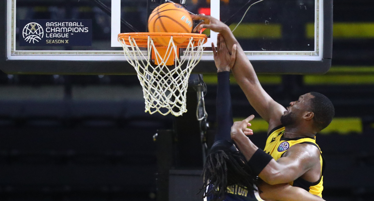 Ο ΡαϊΚουάν Γκρέι καρφώνει - Πηγή: Eurokinissi