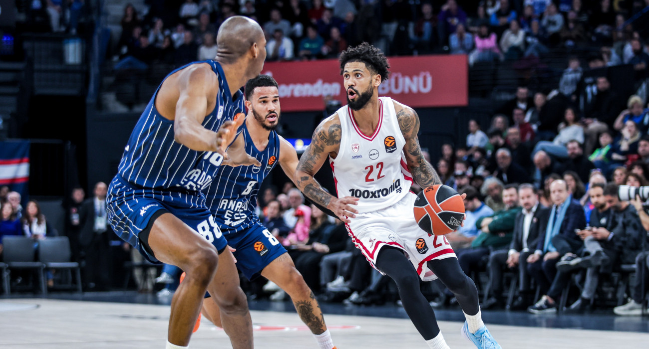 Πέρασε και από την Πόλη ο Ολυμπιακός και βλέπει... τετράδα!