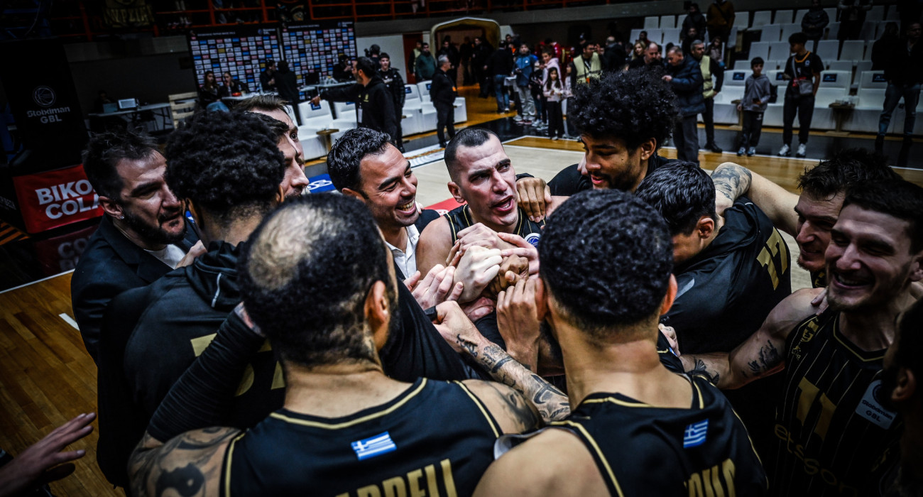 Οι παίκτες του Άρη πανηγυρίζουν τη νίκη επι του Προμηθέα/Πηγή: Eurokinissi