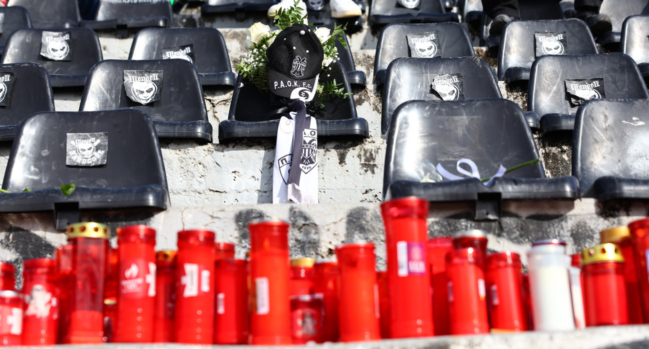 Τα κεράκια στην Θύρα 4 για τους οπαδούς του ΠΑΟΚ / Πηγή: Eurokinissi