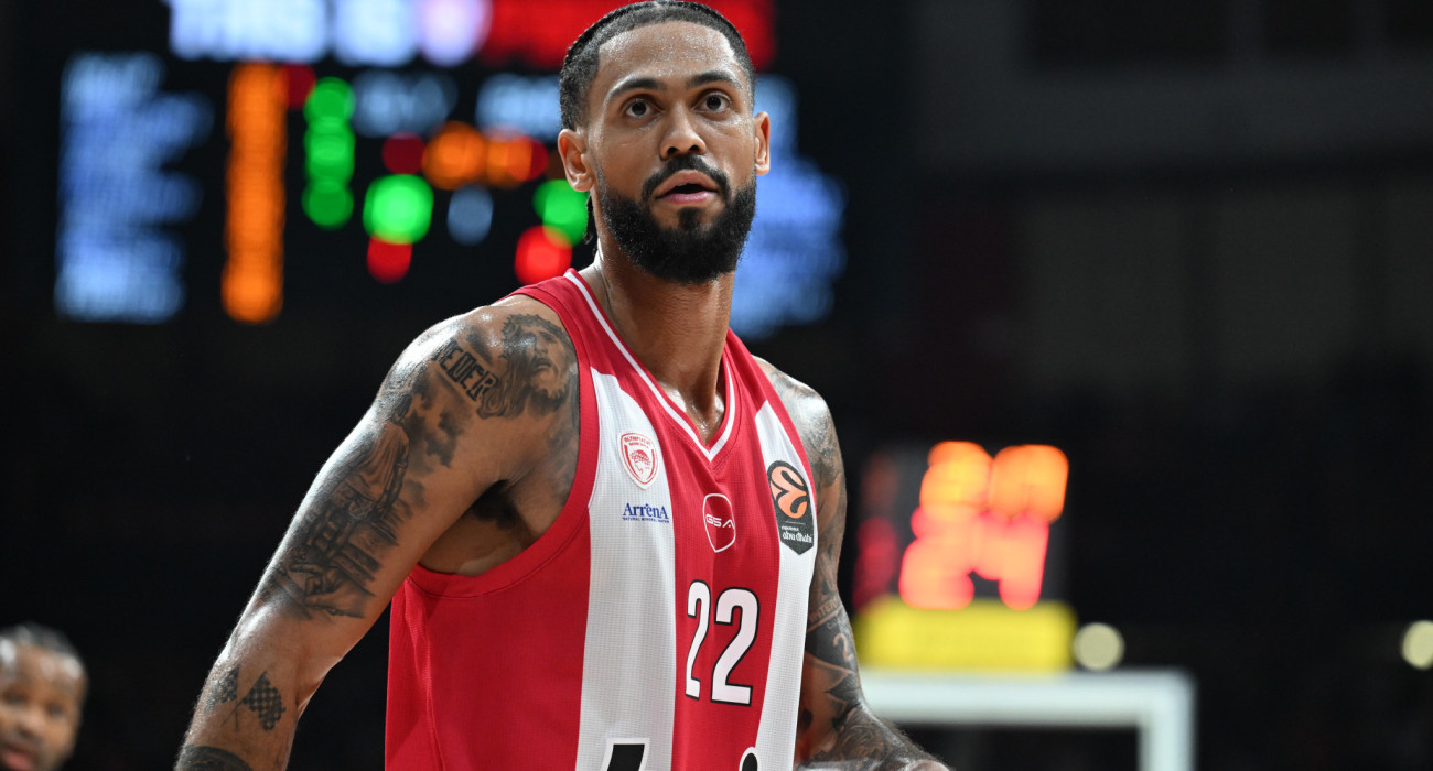 Αποχώρησε στα αποδυτήρια ο Ντόρσεϊ πριν το δεύτερο δεκάλεπτο του Ολυμπιακός - Μπαρτσελόνα