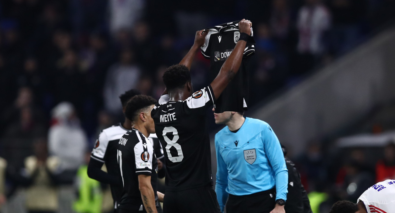 Ο ΠΑΟΚ ισοφάρισε με τον Μεϊτέ που δεν πανηγύρισε και ύψωσε τη φανέλα με το «12» (video)