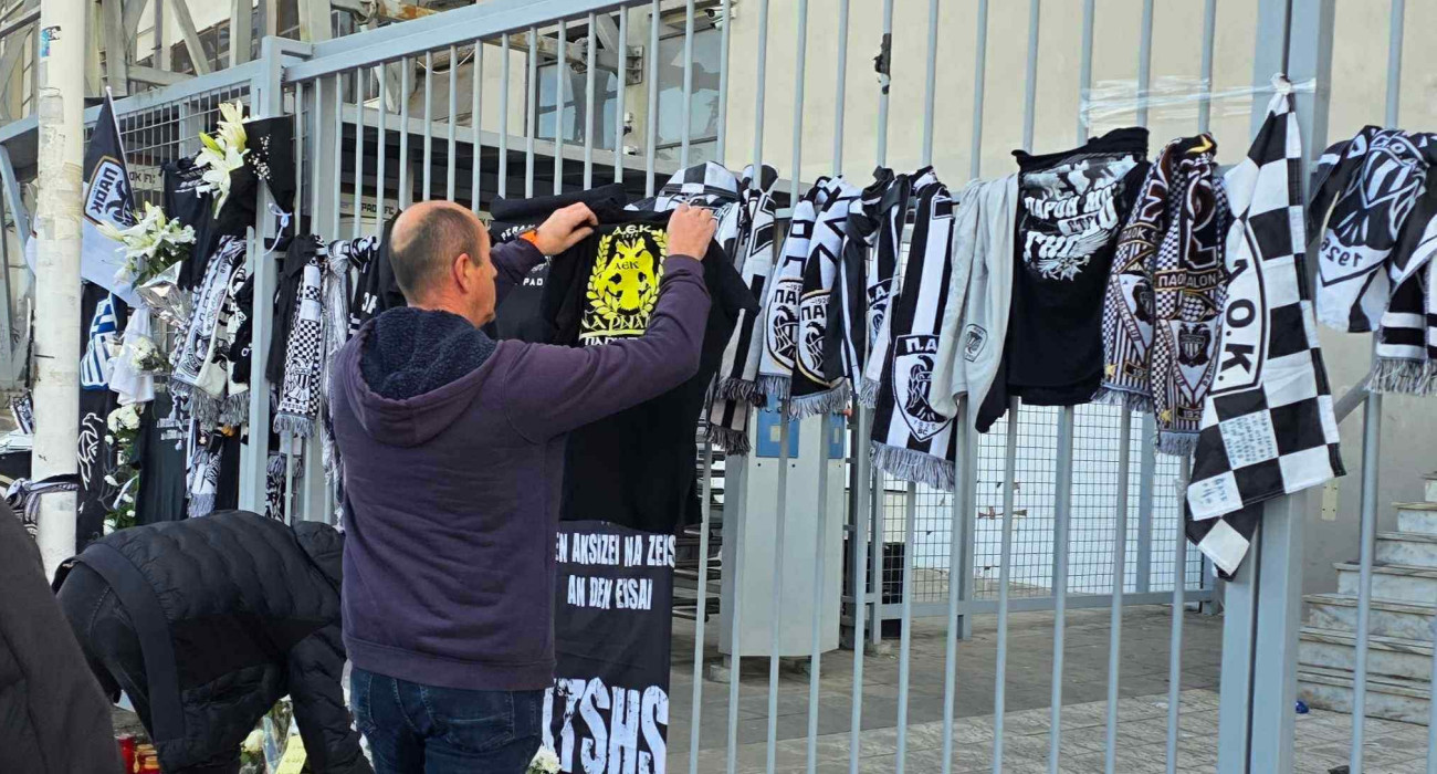 Κατάθεση φόρου τιμής από τον Παγκύπριο Σύνδεσμο ΑΕΚ Λάρνακα club