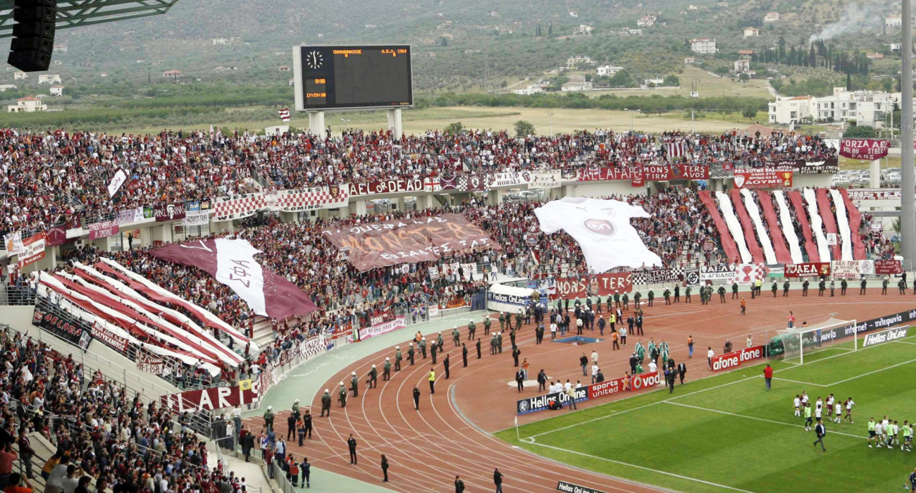Ο κόσμος της ΑΕΛ στο Πανθεσσαλικό στάδιο / Πηγή: Intime