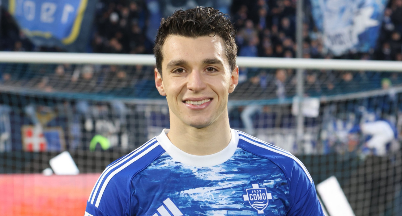 Ο Τάσος Δουβίκας με την Κόμο / Πηγή: Serie A