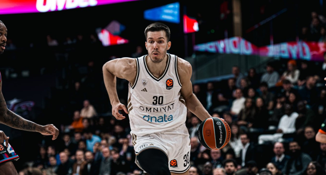 Σαρωτική Ντουμπάι, έκανε... βόλτα στο Παρίσι